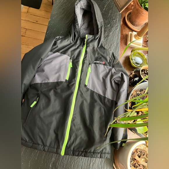 Child Swiss Tech Coat - Picture 12 of 13